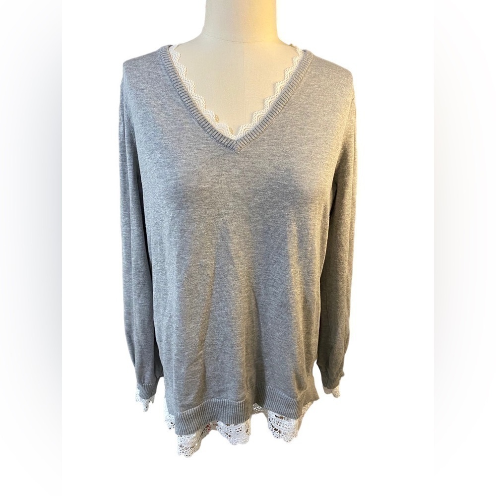 Adrianna Papell Lace V Neck Size L Sweater